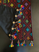 Load image into Gallery viewer, Handmade Embroidered Table Runner