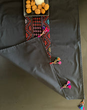 Load image into Gallery viewer, Handmade Embroidered Table Runner