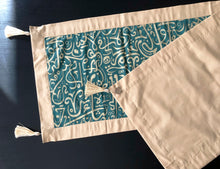 Load image into Gallery viewer, Gold and green Table Runner with 2 Cushions Set